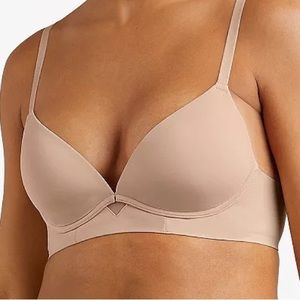 💥 SALE NWT Wireless Comfort Bra In Almond
